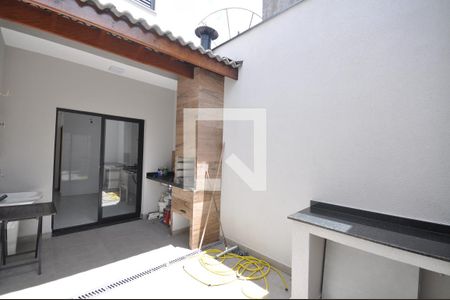Casa à venda com 105m², 3 quartos e 2 vagasQuintal