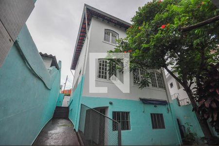 Casa à venda com 234m², 4 quartos e 3 vagasFachada Posterior