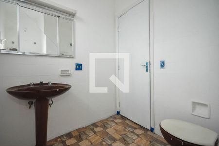 Casa à venda com 234m², 4 quartos e 3 vagasBanheiro 2
