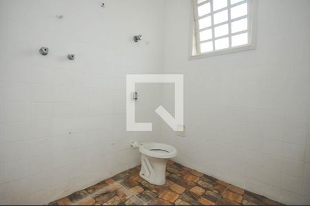 Casa à venda com 234m², 4 quartos e 3 vagasBanheiro 1