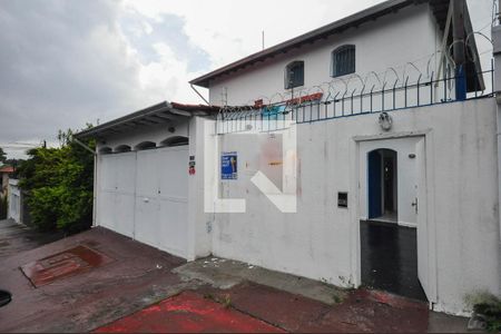 Casa à venda com 234m², 4 quartos e 3 vagasFachada