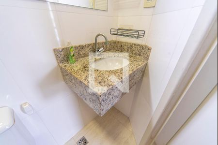 Apartamento à venda com 75m², 2 quartos e 1 vaga Apartamento à venda com 75m², 2 quartos e 1 vagaBanheiro