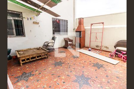 Apartamento para alugar com 155m², 3 quartos e sem vagaQuintal