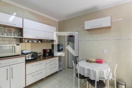 Casa à venda com 162m², 3 quartos e 2 vagas Casa à venda com 162m², 3 quartos e 2 vagasCozinha