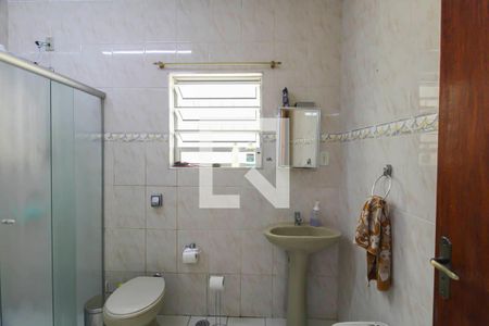 Casa à venda com 162m², 3 quartos e 2 vagas Casa à venda com 162m², 3 quartos e 2 vagasBanheiro