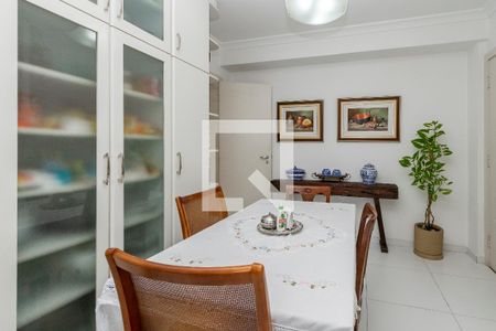 Apartamento à venda com 162m², 4 quartos e 2 vagasCopa