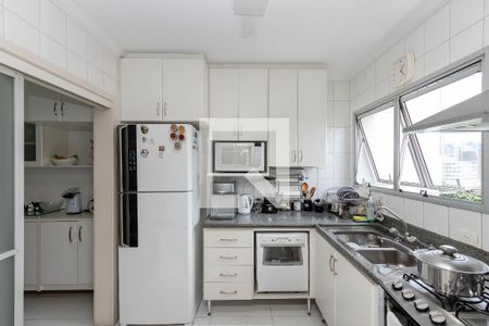 Apartamento à venda com 162m², 4 quartos e 2 vagasCozinha