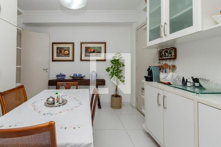 Apartamento à venda com 162m², 4 quartos e 2 vagasCopa