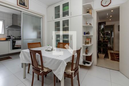 Apartamento à venda com 162m², 4 quartos e 2 vagasCopa