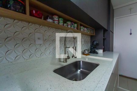 Apartamento à venda com 85m², 3 quartos e 2 vagas Apartamento à venda com 85m², 3 quartos e 2 vagasCozinha e Área de Serviço