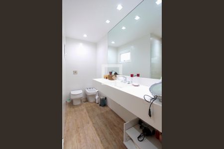 Apartamento à venda com 296m², 4 quartos e 3 vagasBanheiro Quarto 4 suíte