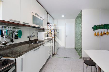Apartamento à venda com 296m², 4 quartos e 3 vagasCozinha