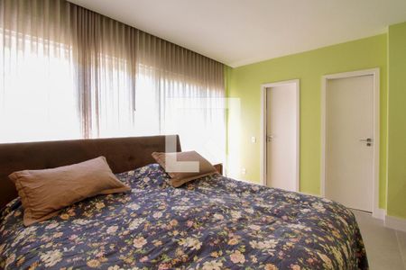 Apartamento à venda com 296m², 4 quartos e 3 vagasQuarto 4 suíte