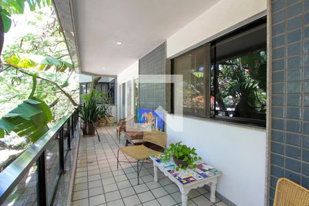 Varanda de apartamento à venda com 4 quartos, 296m² em Barra da Tijuca, Rio de Janeiro