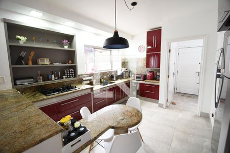 Casa à venda com 320m², 3 quartos e 4 vagasCozinha