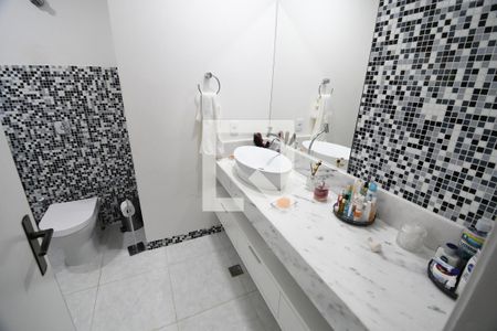 Casa à venda com 320m², 3 quartos e 4 vagasBanheiro 1