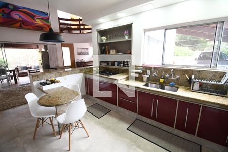 Casa à venda com 320m², 3 quartos e 4 vagasCozinha