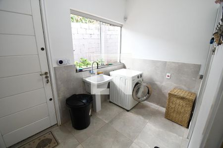 Casa à venda com 320m², 3 quartos e 4 vagasÁrea de Serviço