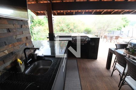 Casa à venda com 320m², 3 quartos e 4 vagasVaranda gourmet