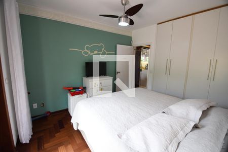 Casa à venda com 320m², 3 quartos e 4 vagasQuarto 1 - Suíte