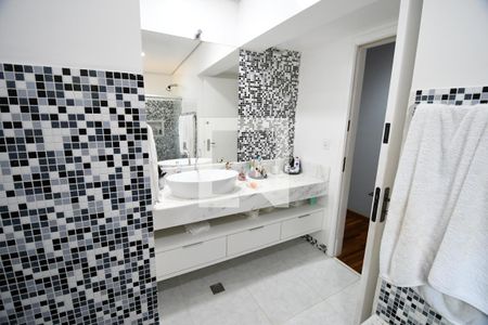 Casa à venda com 320m², 3 quartos e 4 vagasBanheiro 1