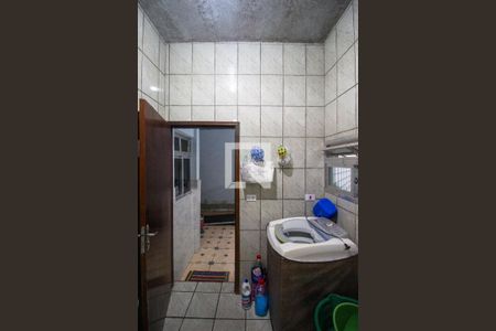 Casa à venda com 135m², 6 quartos e 2 vagasBanheiro 3