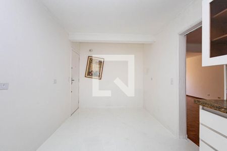 Apartamento à venda com 237m², 4 quartos e 2 vagas Apartamento à venda com 237m², 4 quartos e 2 vagasCozinha