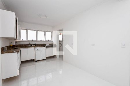 Apartamento à venda com 237m², 4 quartos e 2 vagas Apartamento à venda com 237m², 4 quartos e 2 vagasCozinha