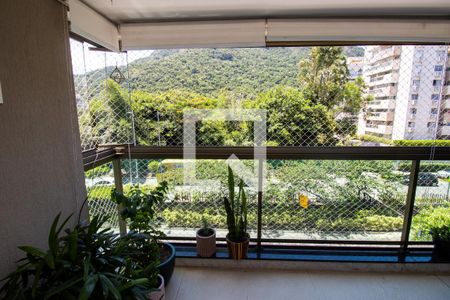 Apartamento para alugar com 72m², 2 quartos e 1 vagaVaranda