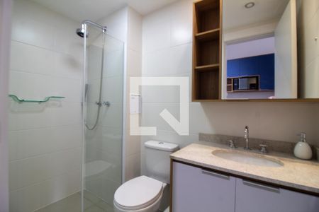 Banheiro de kitnet/studio para alugar com 1 quarto, 25m² em Jardim das Acacias, São Paulo