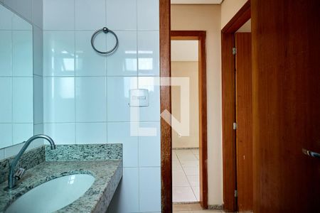 Apartamento para alugar com 67m², 2 quartos e 2 vagas Apartamento para alugar com 67m², 2 quartos e 2 vagasBanheiro