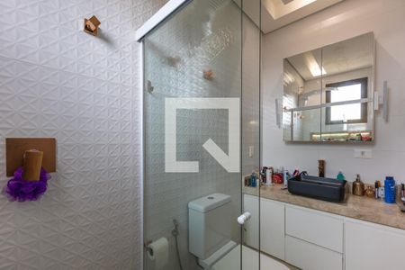 Casa de condomínio à venda com 800m², 5 quartos e 6 vagasBanheiro do Quarto 2