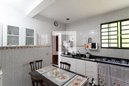 Casa à venda com 284m², 6 quartos e 6 vagas Casa à venda com 284m², 6 quartos e 6 vagasCozinha