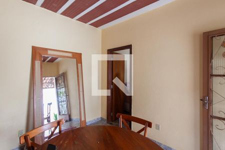 Casa à venda com 284m², 6 quartos e 6 vagas Casa à venda com 284m², 6 quartos e 6 vagasEdícula 1