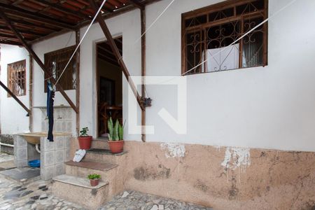 Casa à venda com 284m², 6 quartos e 6 vagas Casa à venda com 284m², 6 quartos e 6 vagasEdícula 1