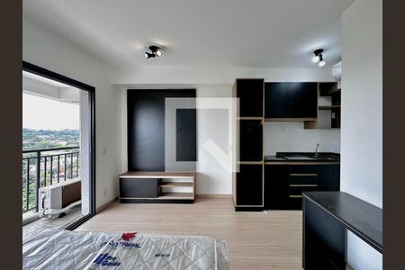 Quarto de kitnet/studio para alugar com 0 quarto, 28m² em Santo Amaro, São Paulo
