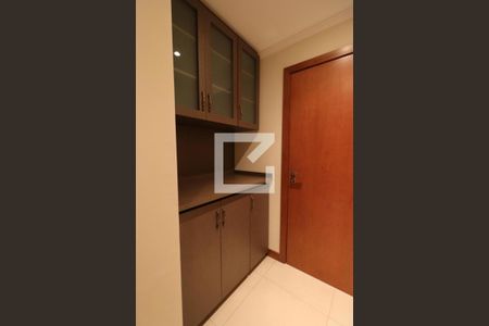 Apartamento para alugar com 138m², 3 quartos e 3 vagasRoupeiro