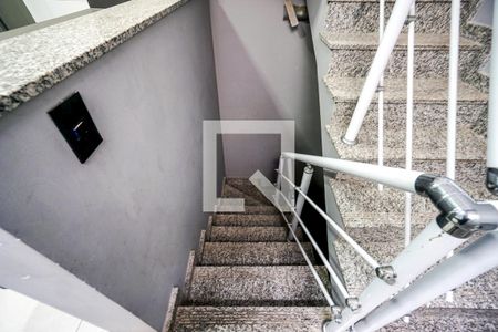 Casa para alugar com 220m², 4 quartos e 3 vagasEscada da garagem