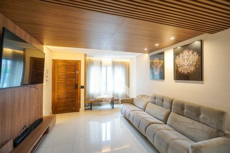 Casa para alugar com 220m², 4 quartos e 3 vagasSala