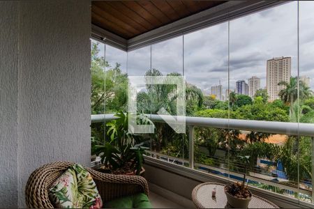 Apartamento à venda com 133m², 4 quartos e 2 vagasVaranda