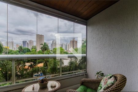 Apartamento à venda com 133m², 4 quartos e 2 vagasVaranda