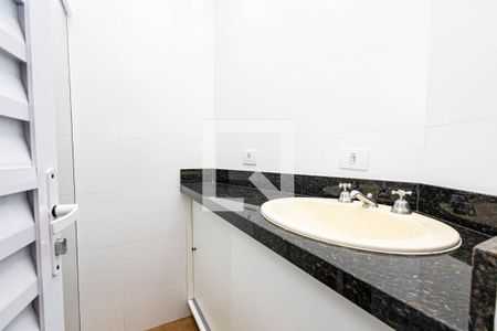 Banheiro de kitnet/studio à venda com 1 quarto, 27m² em Vila Santana, São Paulo