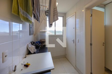 Apartamento à venda com 130m², 3 quartos e 3 vagas Apartamento à venda com 130m², 3 quartos e 3 vagasÁrea de Serviço