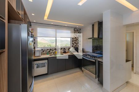 Apartamento à venda com 130m², 3 quartos e 3 vagas Apartamento à venda com 130m², 3 quartos e 3 vagasCozinha