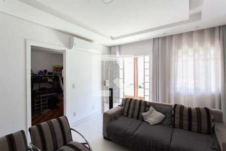 Sala de casa à venda com 4 quartos, 360m² em Santa Terezinha, Belo Horizonte