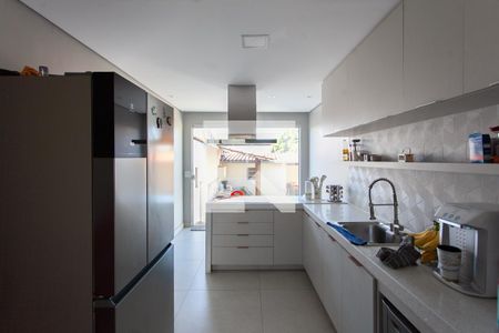 Casa à venda com 360m², 4 quartos e 4 vagasCozinha