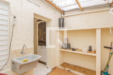 Casa à venda com 250m², 3 quartos e 3 vagasÁrea de Serviço