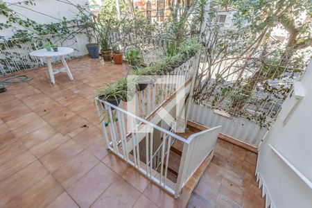 Casa à venda com 250m², 3 quartos e 3 vagasEscada