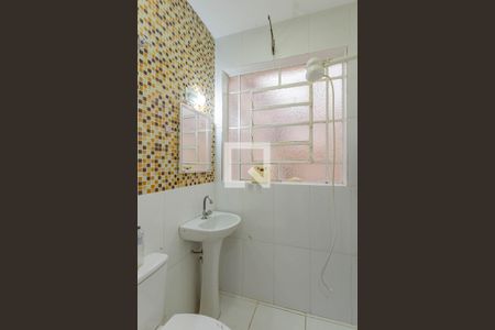 Casa à venda com 250m², 3 quartos e 3 vagasBanheiro 2