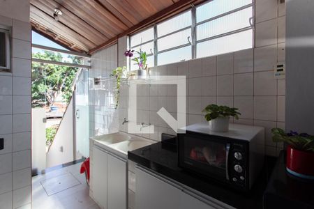 Casa à venda com 118m², 3 quartos e 2 vagasÁrea de Serviço